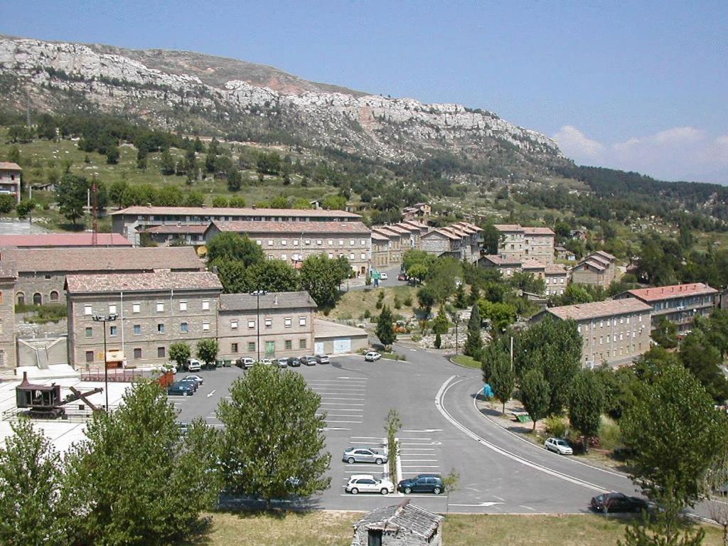 Hotel Santa Barbara à Sant Corneli Extérieur photo