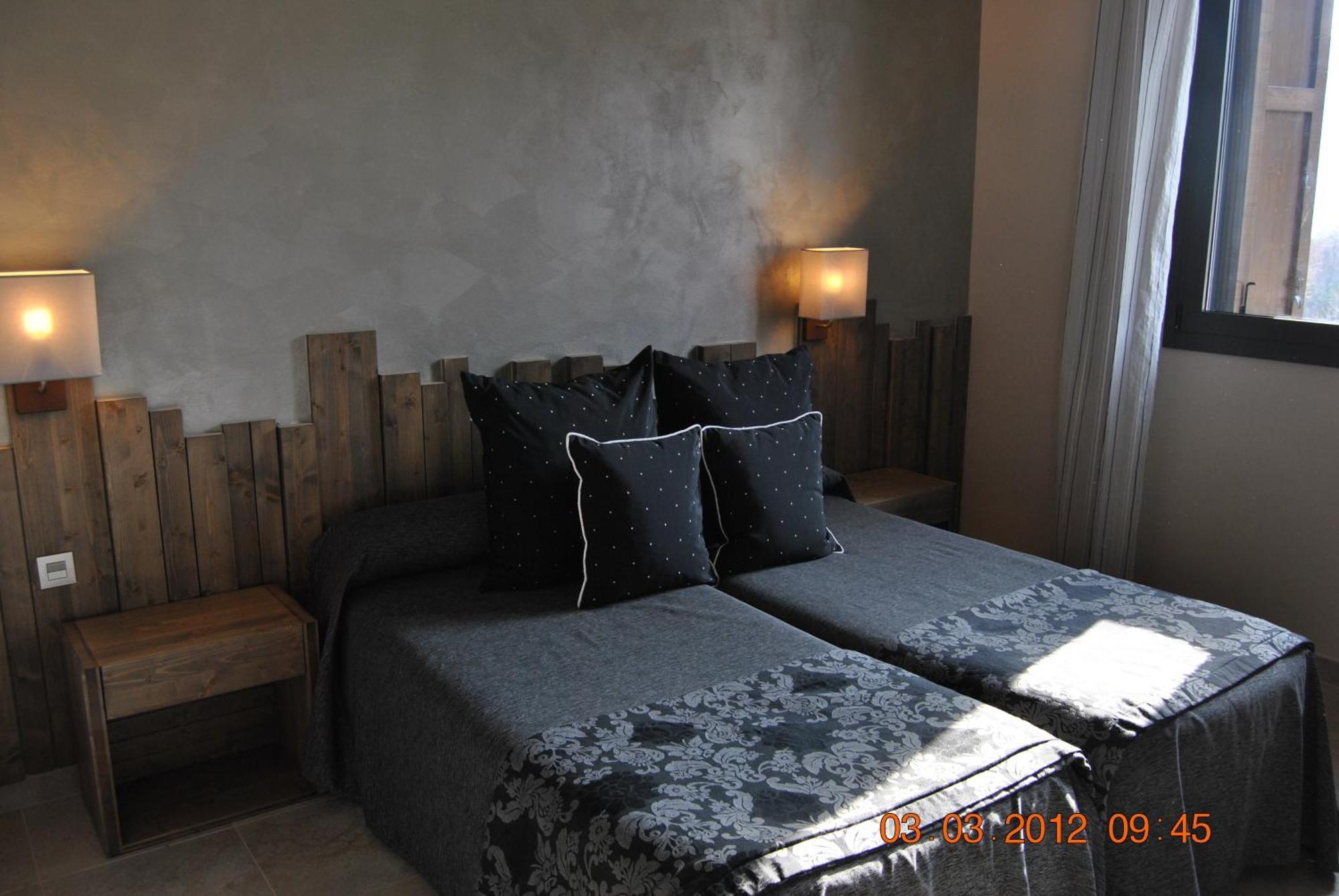 Hotel Santa Barbara à Sant Corneli Extérieur photo