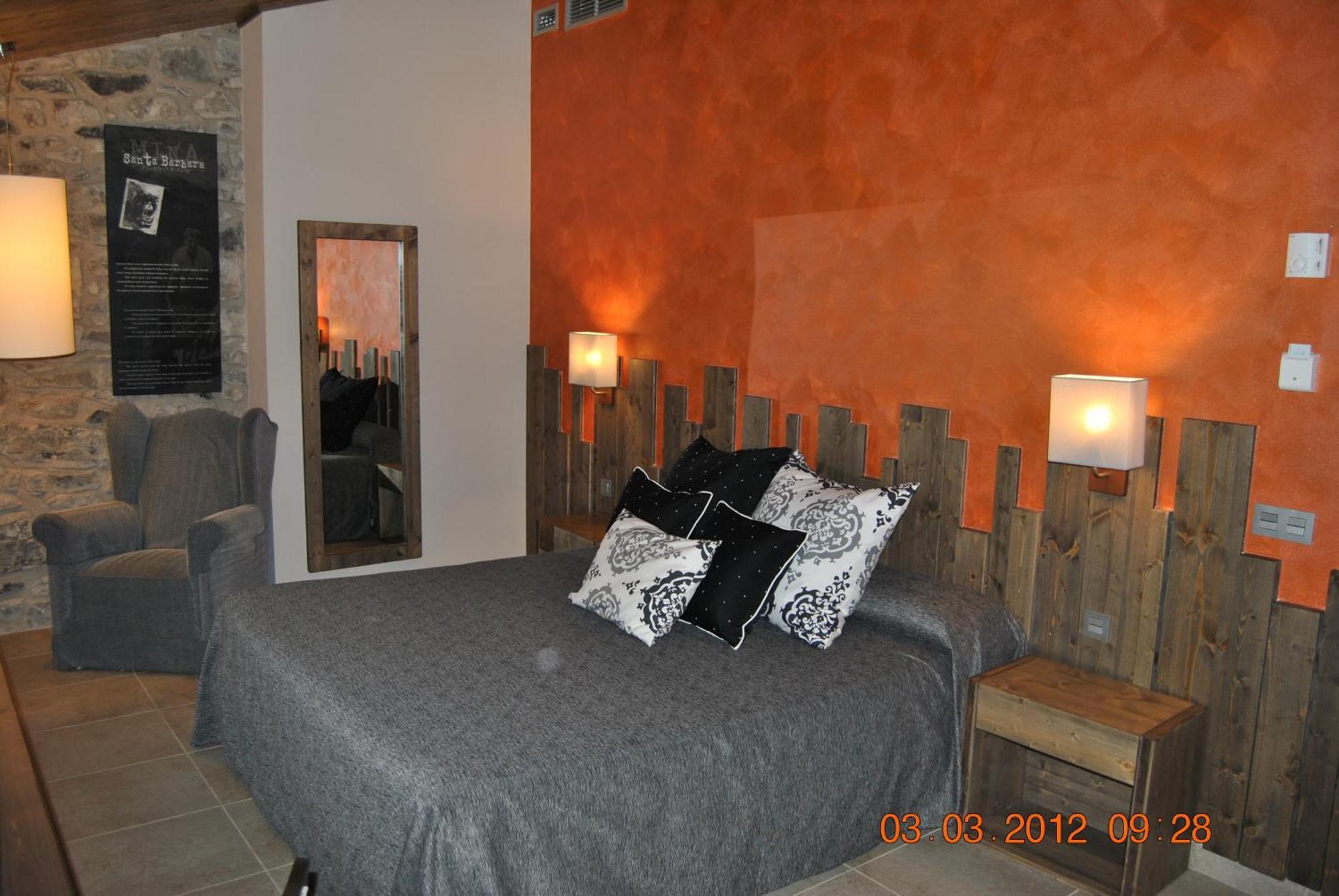 Hotel Santa Barbara à Sant Corneli Extérieur photo