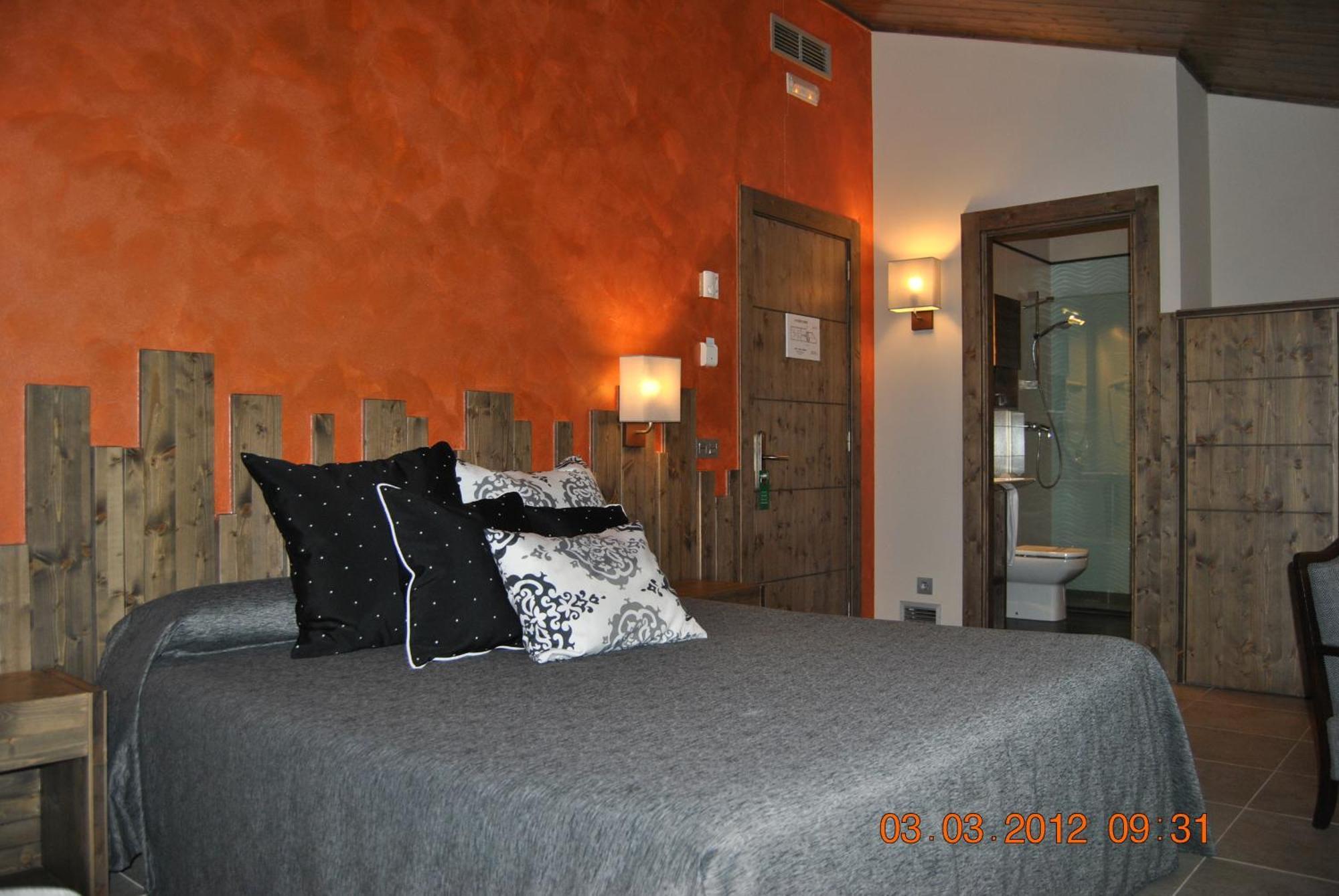 Hotel Santa Barbara à Sant Corneli Extérieur photo