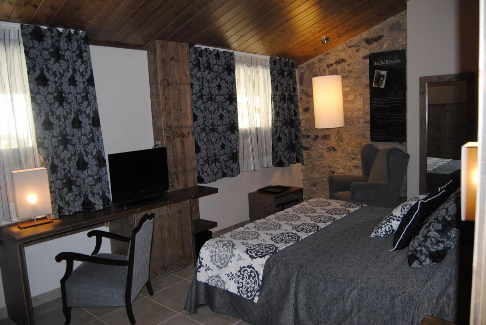 Hotel Santa Barbara à Sant Corneli Extérieur photo