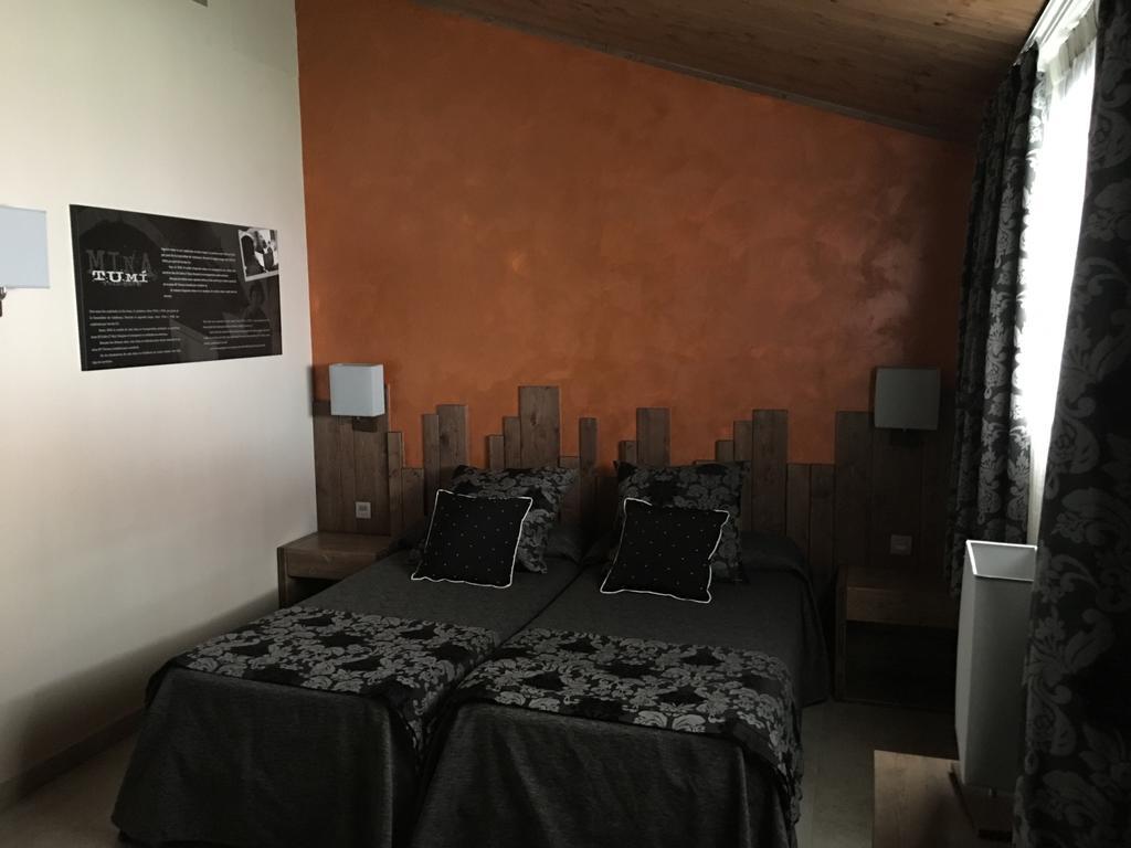Hotel Santa Barbara à Sant Corneli Extérieur photo