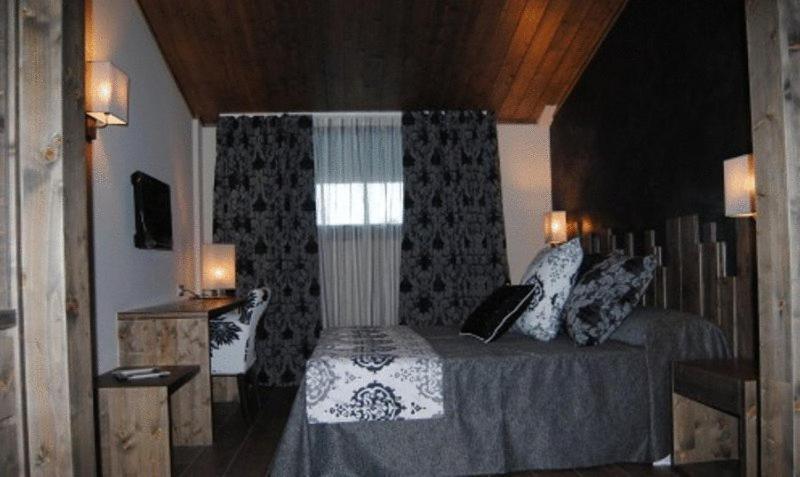 Hotel Santa Barbara à Sant Corneli Extérieur photo